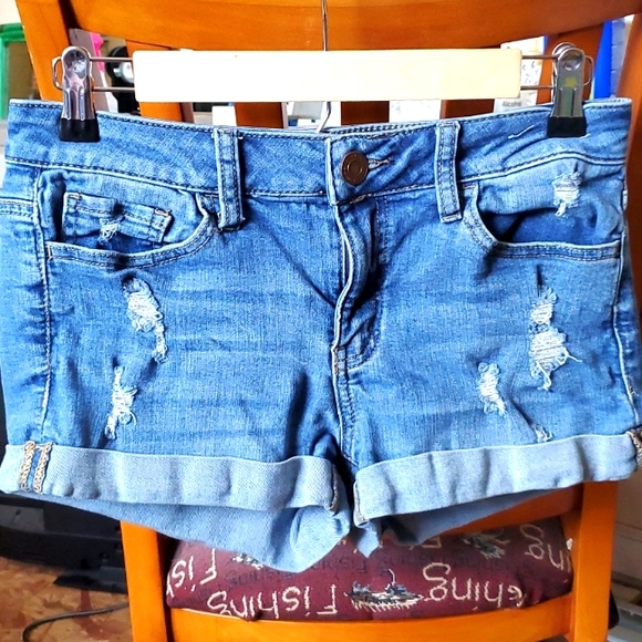 Faded Glory distressed stretchy shorts - Picture 1 of 6